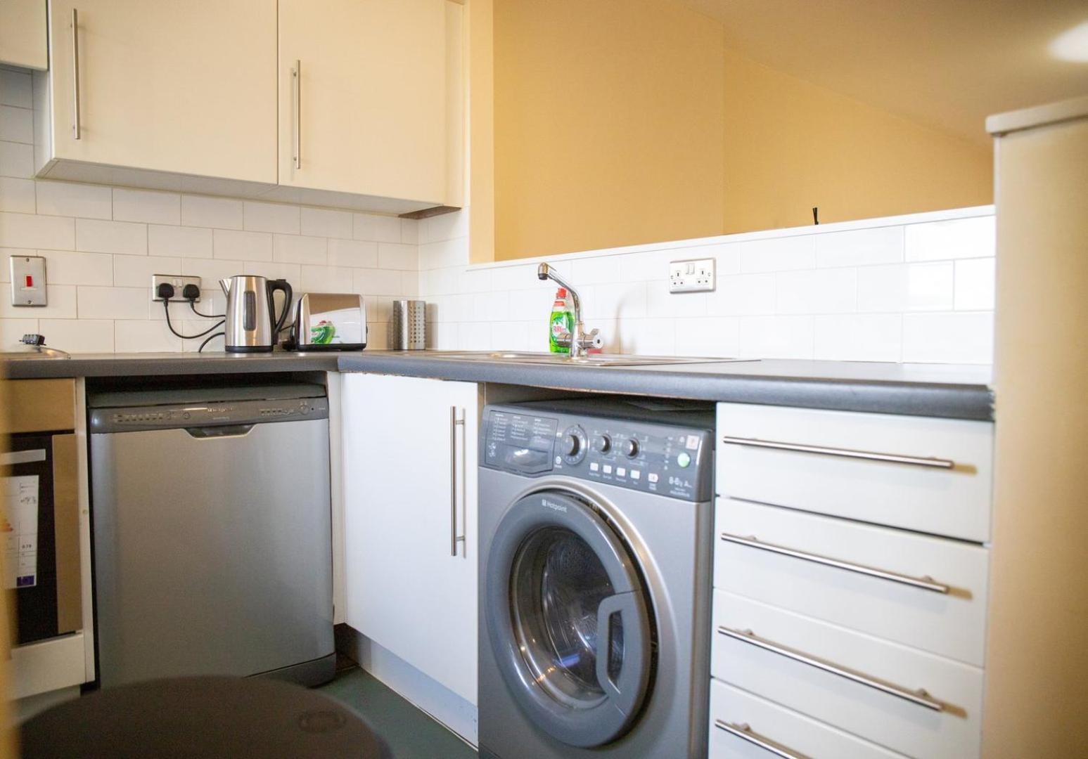 Leeds Vibrant 2 Bedroom Sleeps 4 외부 사진